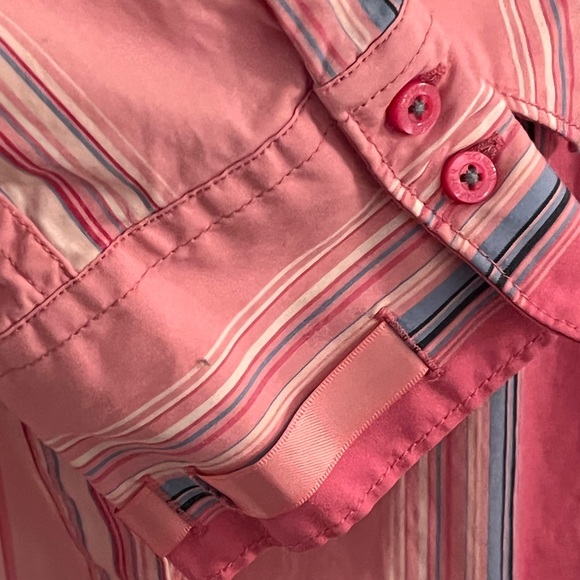 Tommy Hilfiger Shirt Womens size XL Armpit to armpit 21” - Picture 5 of 6